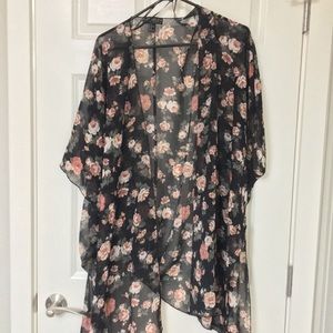 Forever 21 black and Rose Kimono